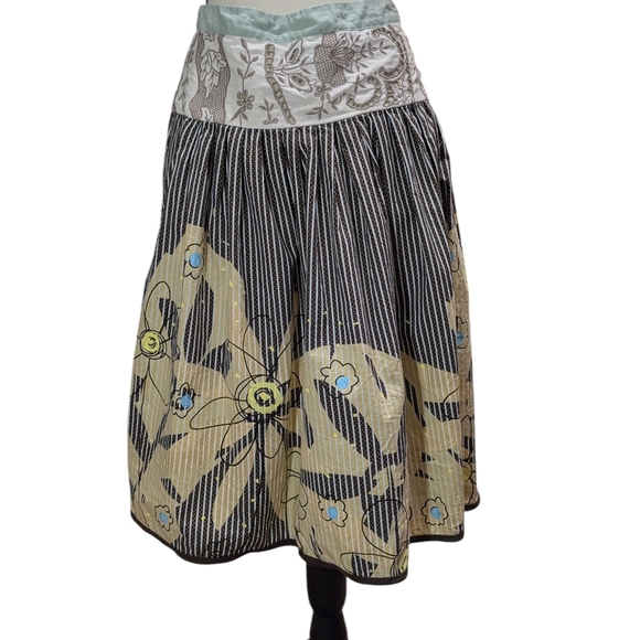 CAbi Black and Cream Floral A-Line Skirt - Picture 2 of 9